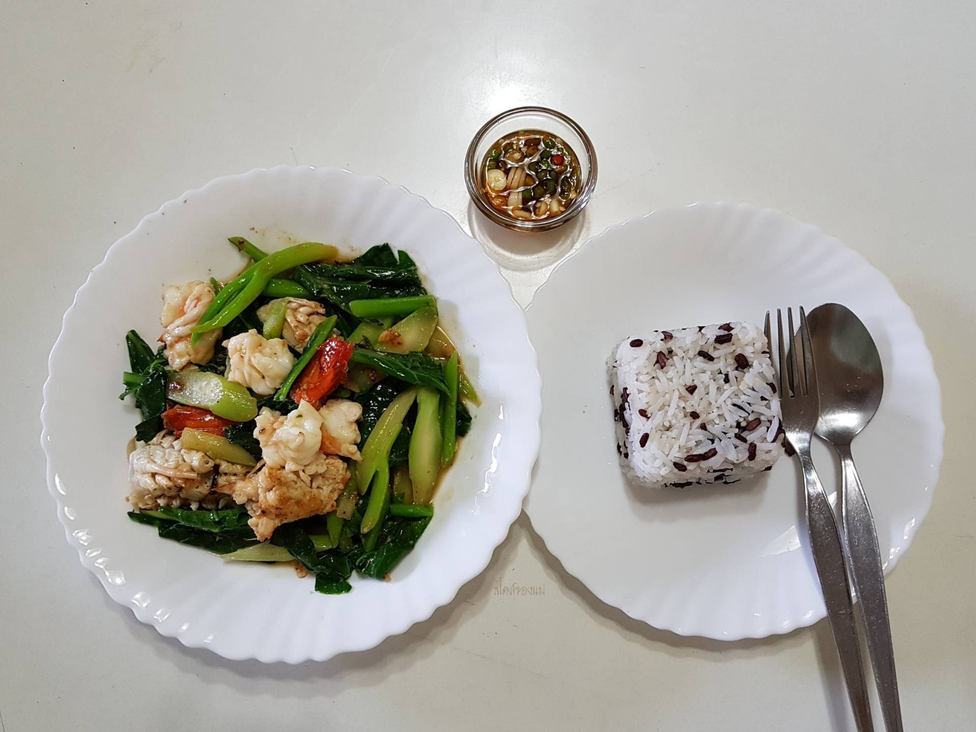 คะน้าผัดกุ้งนาง