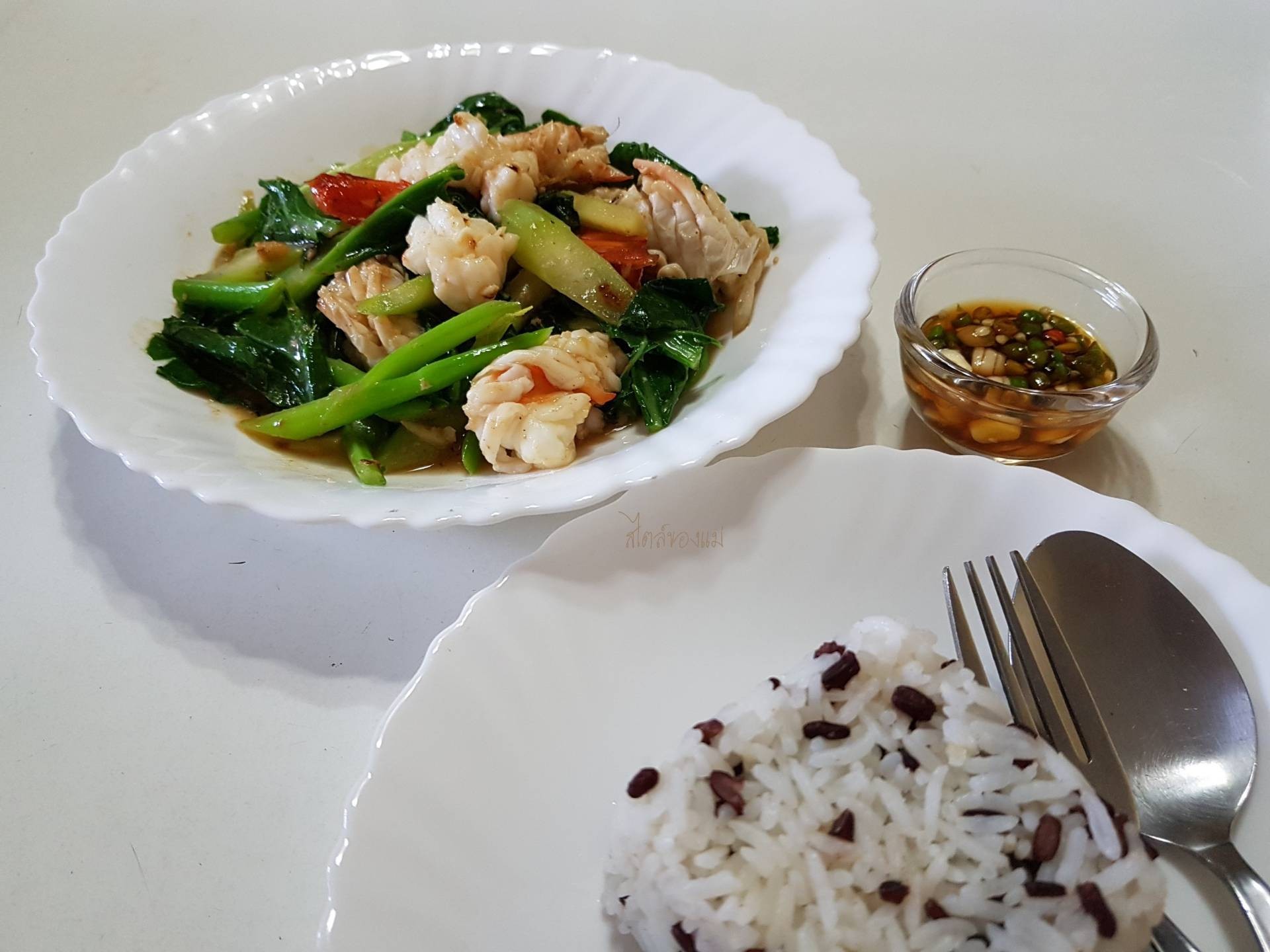 คะน้าผัดกุ้งนาง