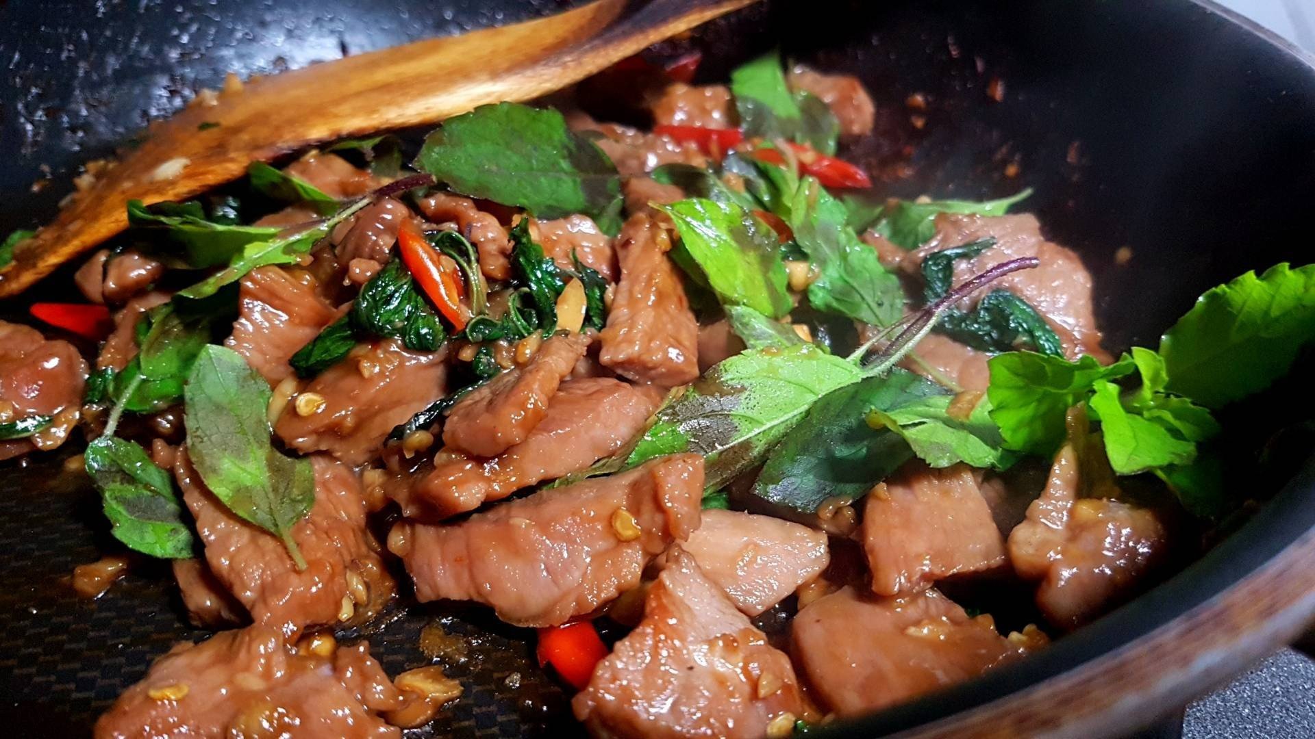 กะเพราเนื้อนุ่ม :)