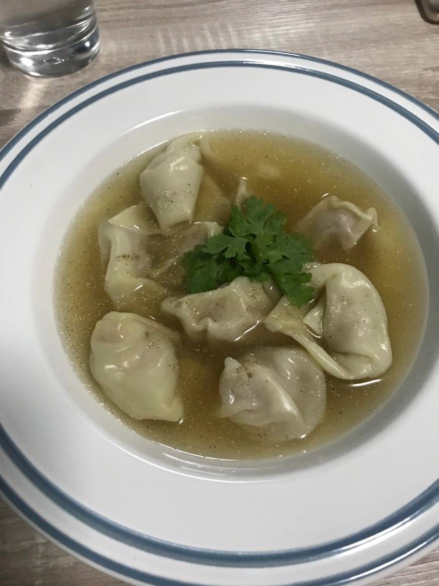 เกี๊ยวซุปต้นหอมญี่ปุ่น (Dumpling with Japanese bunching onion soup)