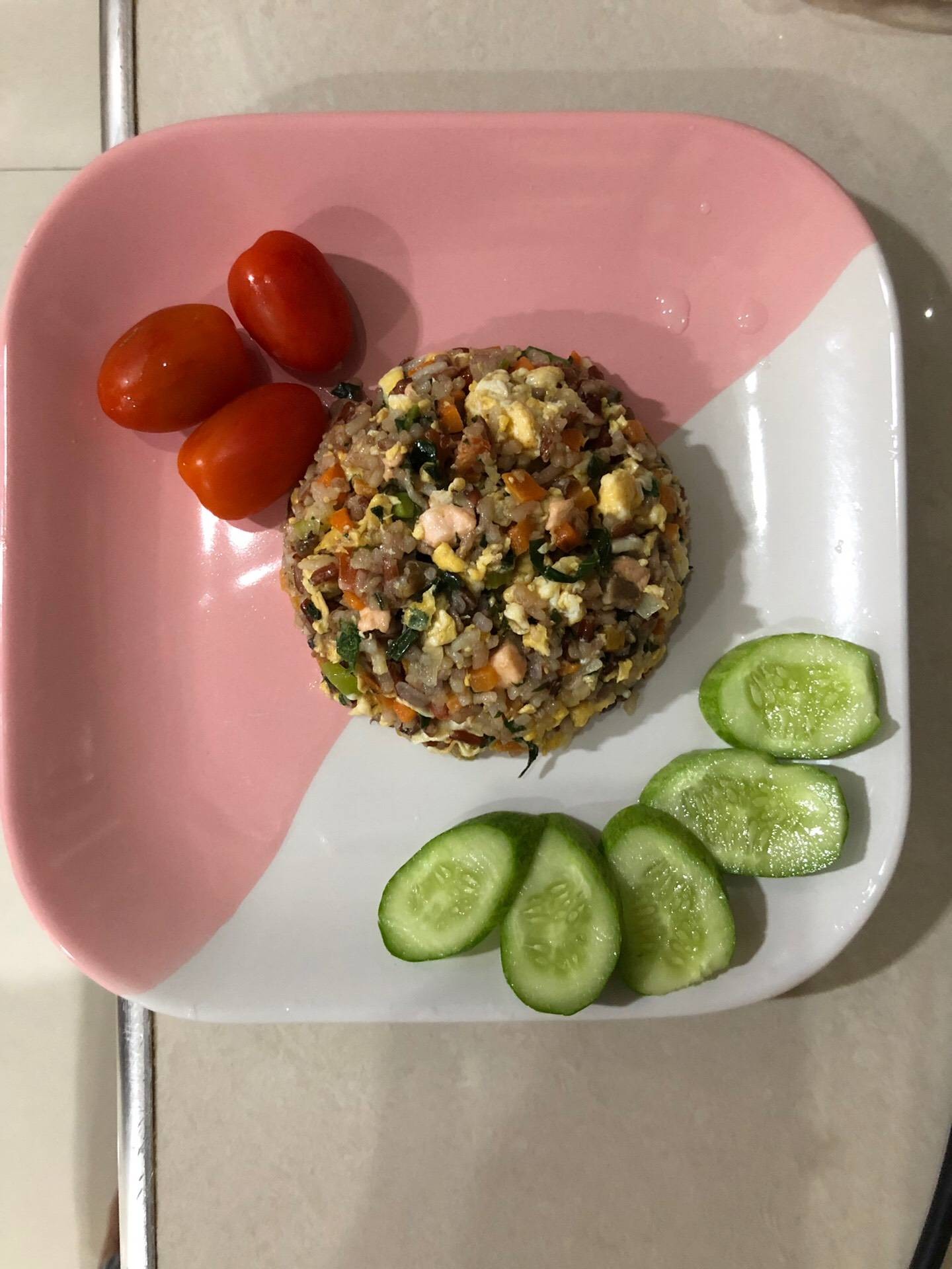 ข้าวผัดแซลมอน