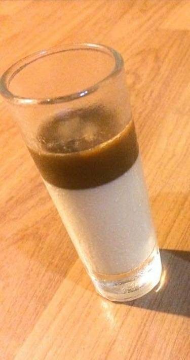 พานาคอตต้ากาแฟสด