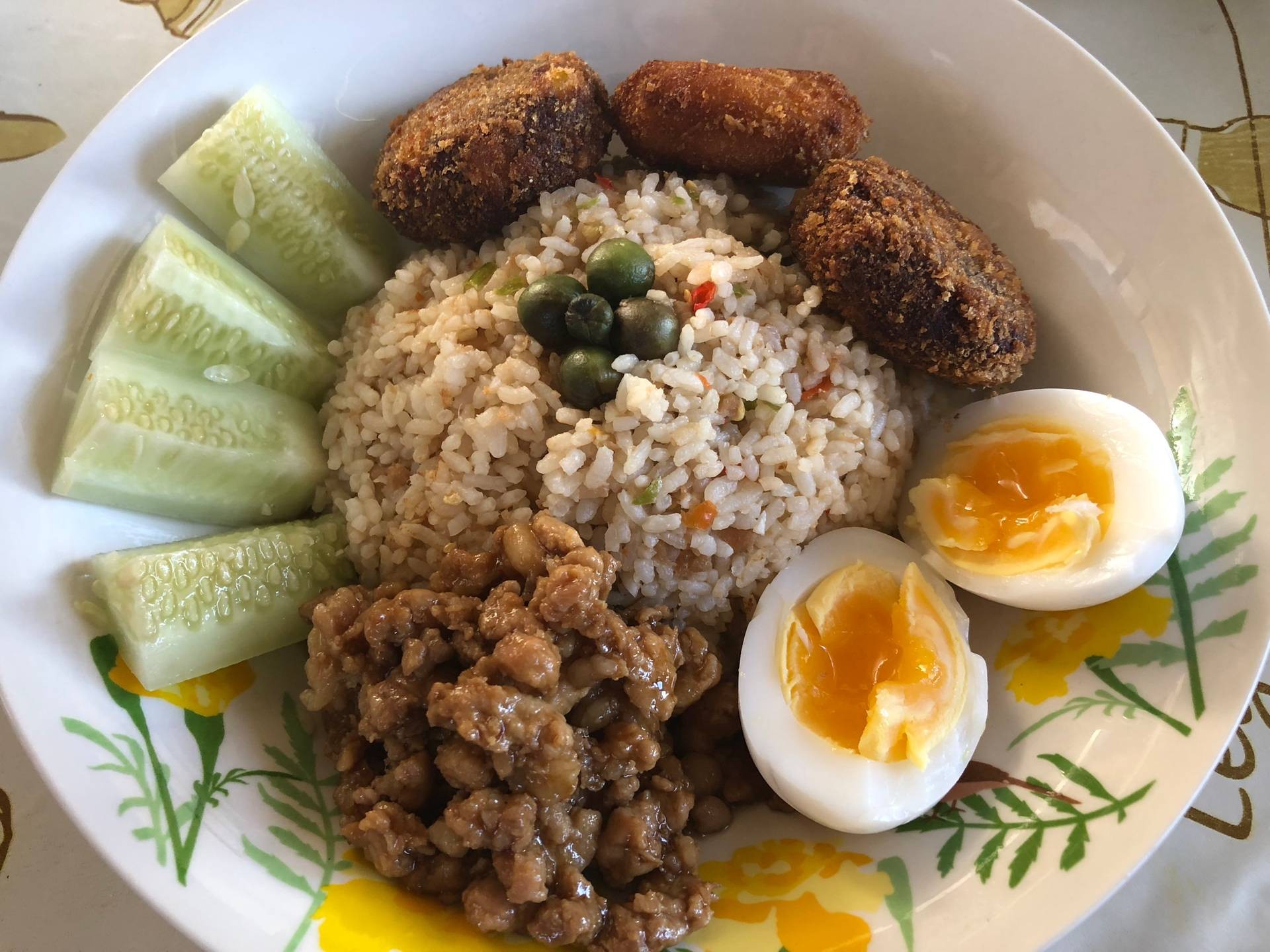 ข้าวผัดน้ำพริกกะปิบ้านๆ