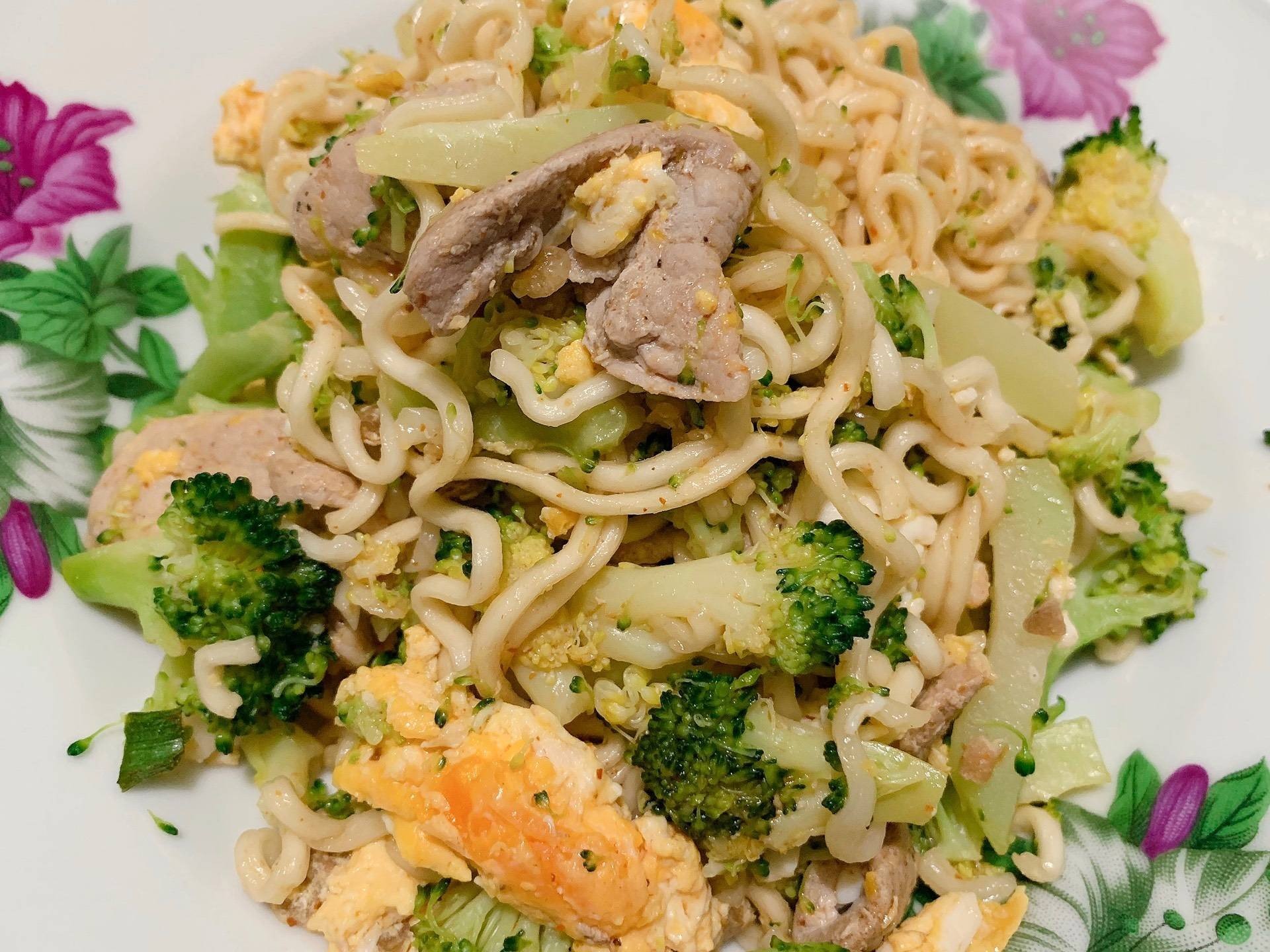 มาม่าผัดหมู