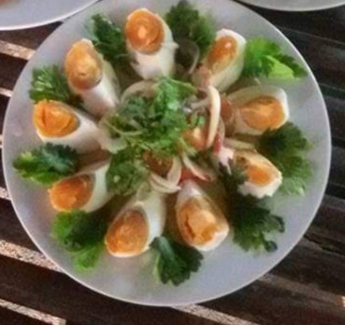ยำไข่เค็ม