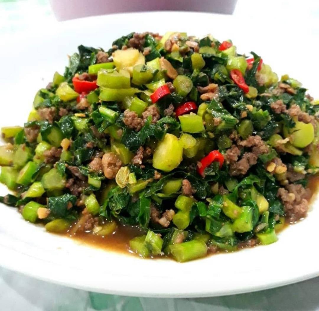 คะน้าผัดเนื้อ