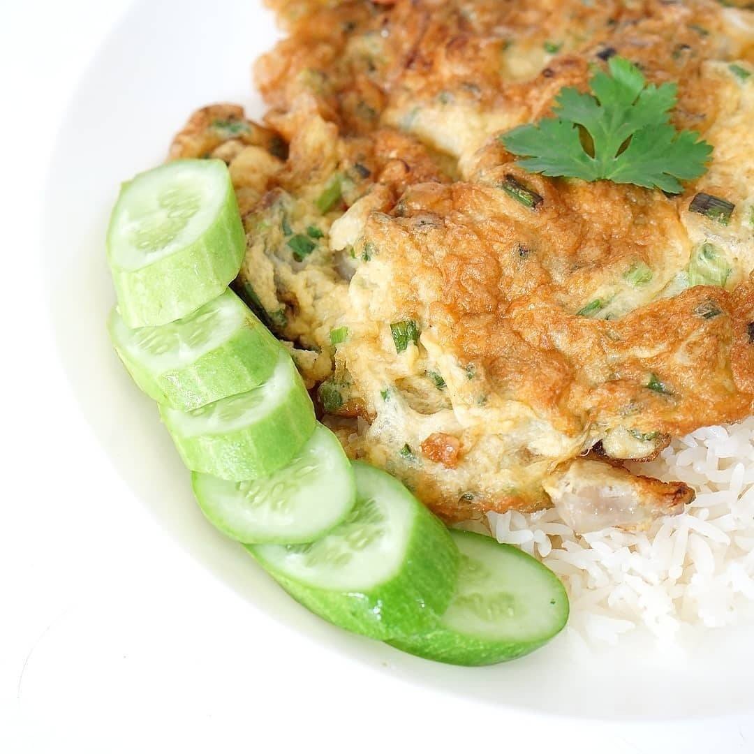 ข้าวไข่เจียวบ้านๆกับซอสพริก