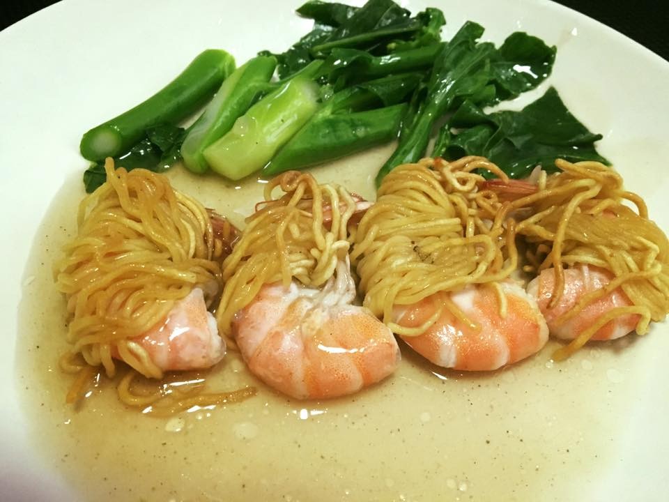ราดหน้าหมี่กรอบพันกุ้ง