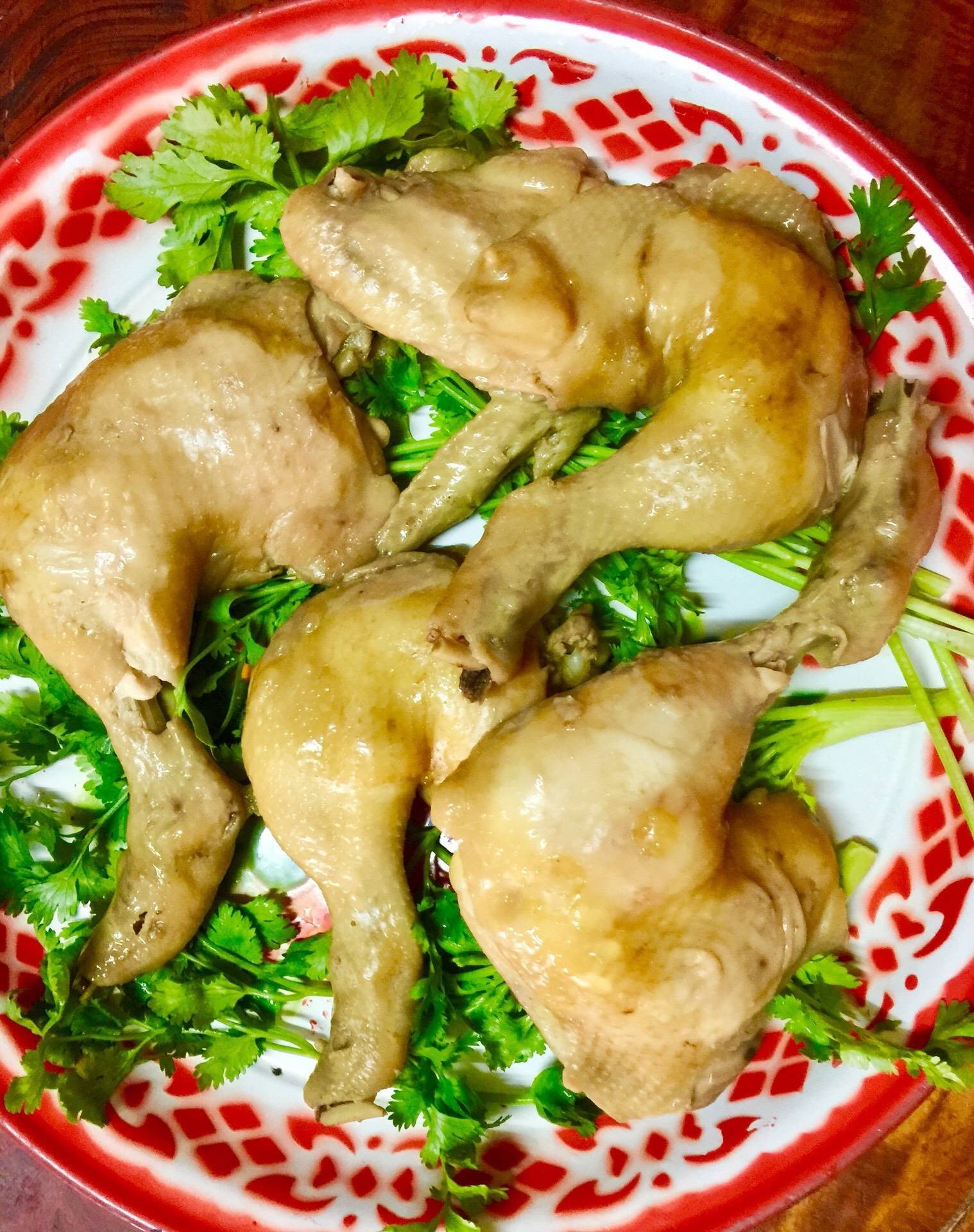 ไก่ต้มน้ำปลา + น้ำจิ้มรสเด็ด