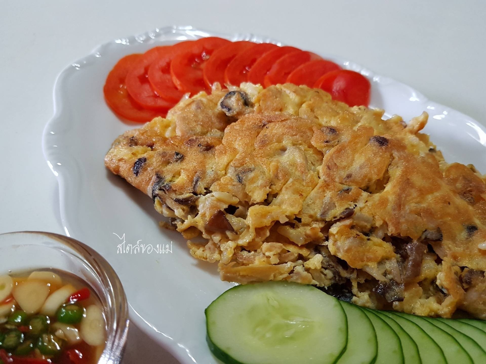 ไข่เจียวแหนมเห็ด ( มังฯ )