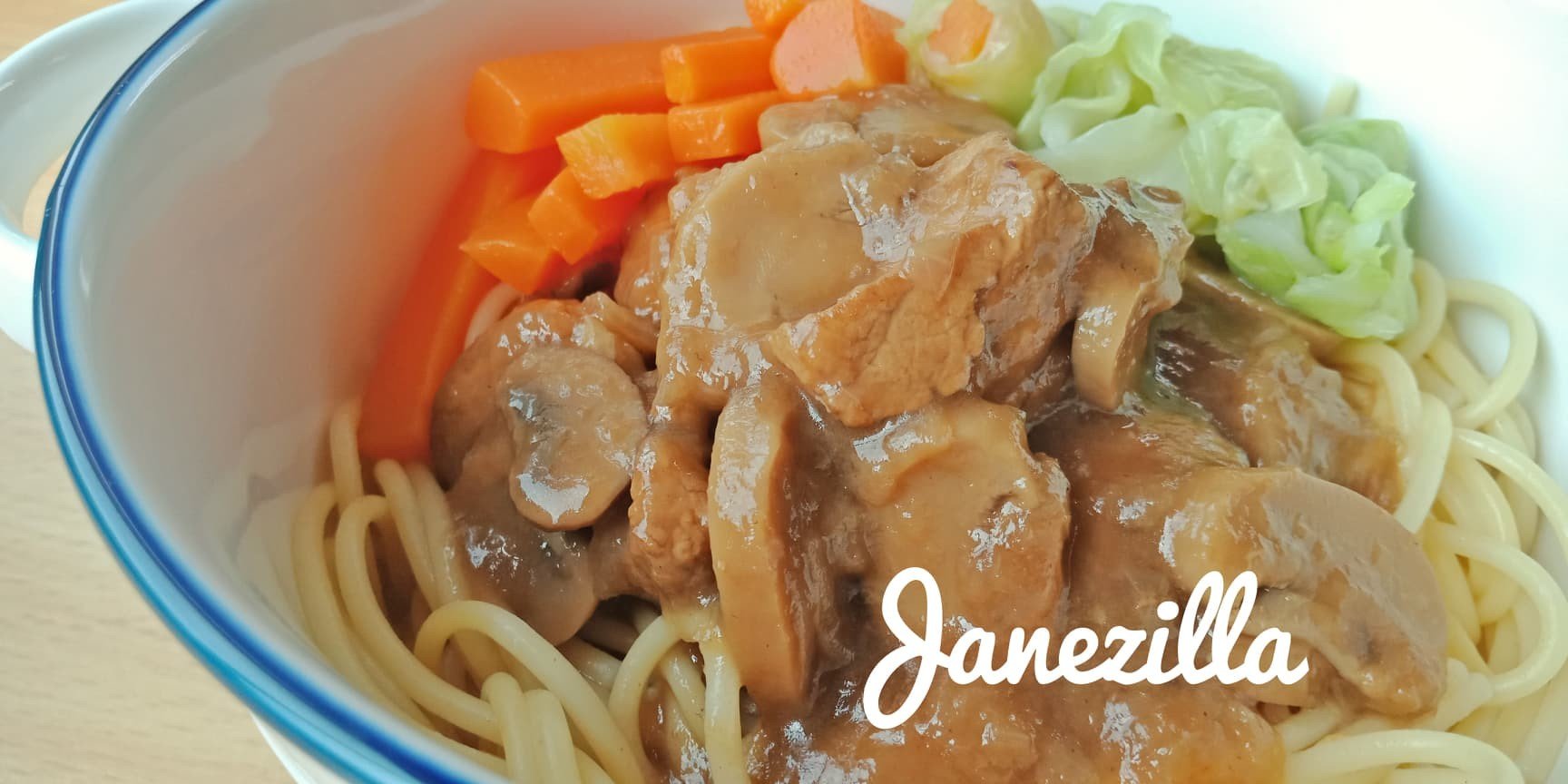 สปาเกตตี้หมูสันในอบ Tenderloin pork and Spaghetti in Gravy Sauce