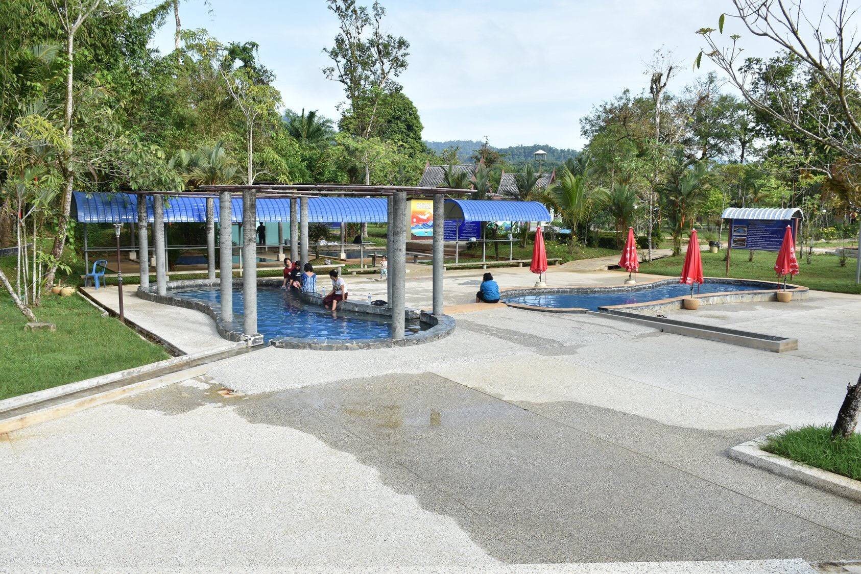 บ่อน้ำพุร้อนรมณีย์