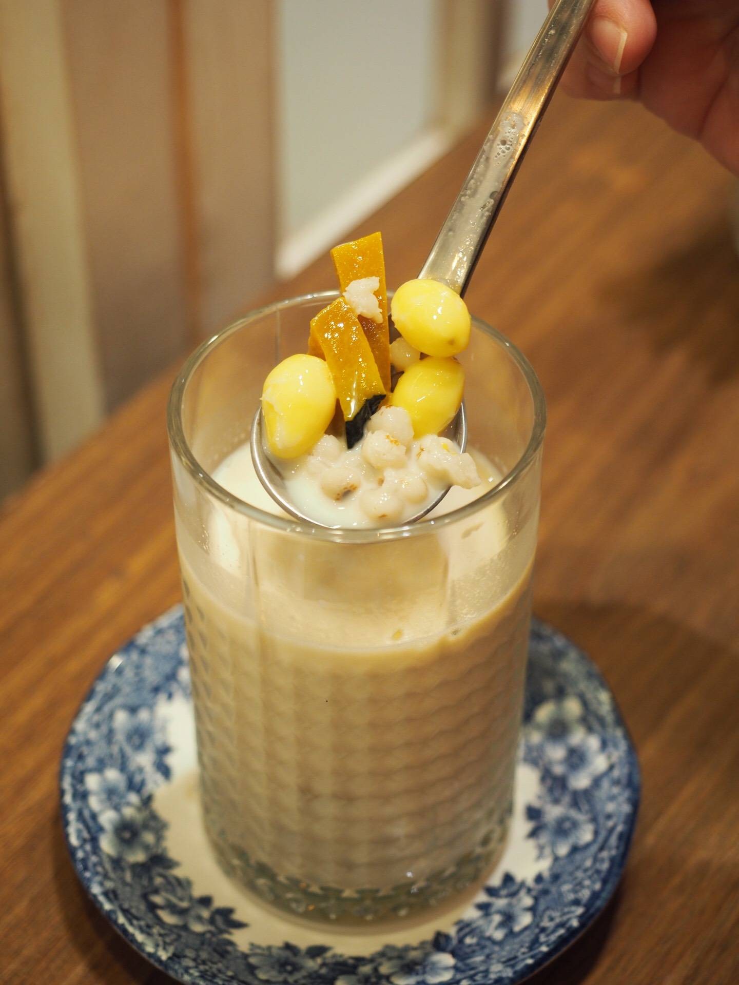 น้ำเต้าหู้เตาถ่าน ตึก8 ทองหล่อ