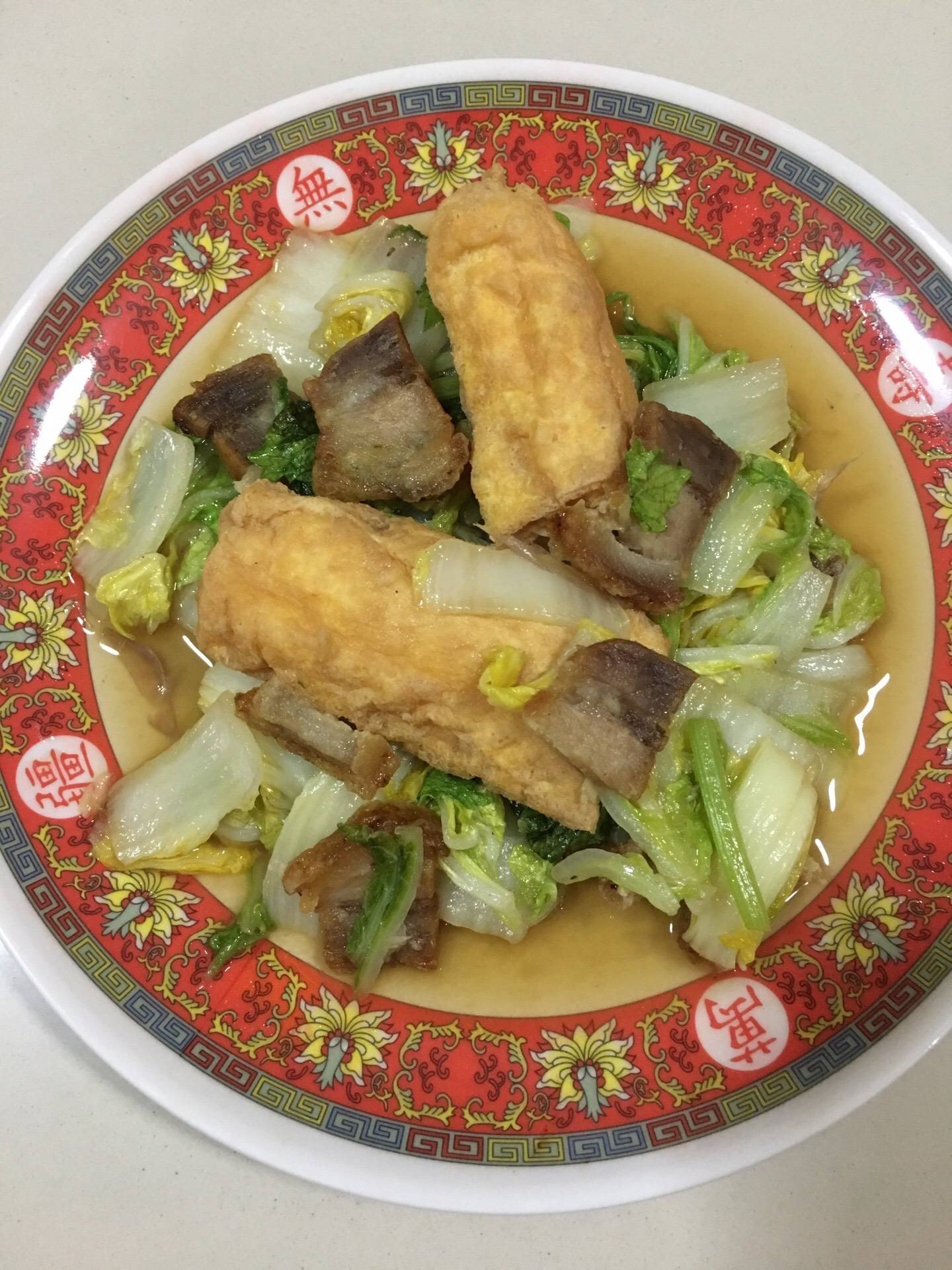 “ผัดผักกาดขาวเต้าหู้ไข่หมูกรอบ"