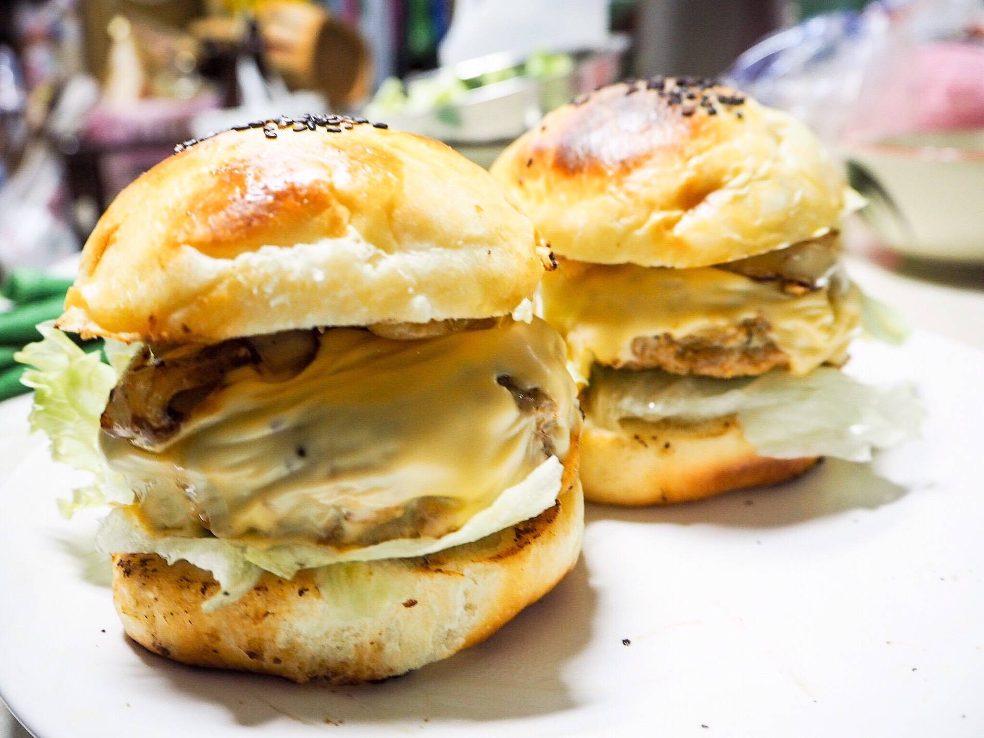 Caramelized Onion& Cheesy Pork Burger