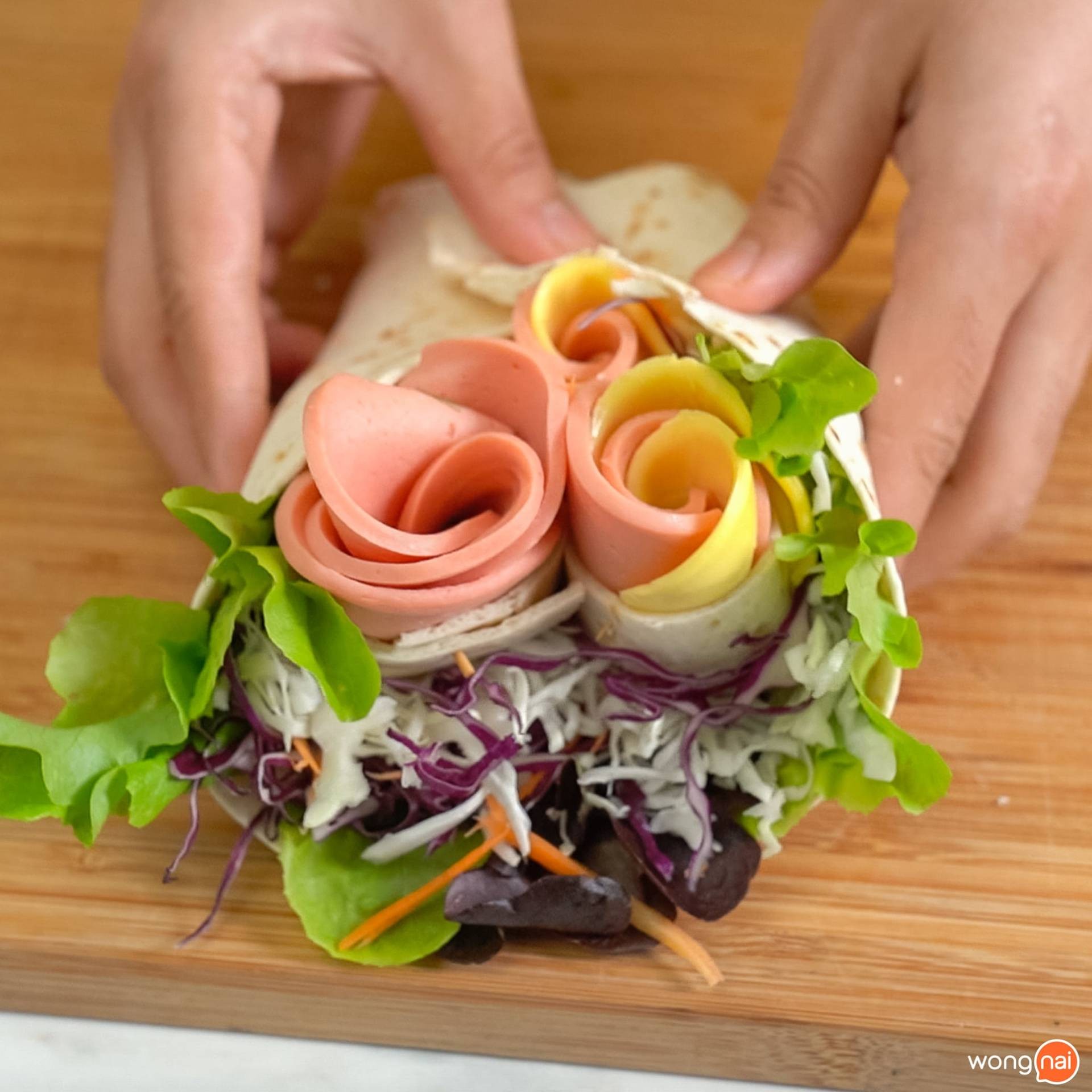 ช่อกุหลาบบาโลน่า