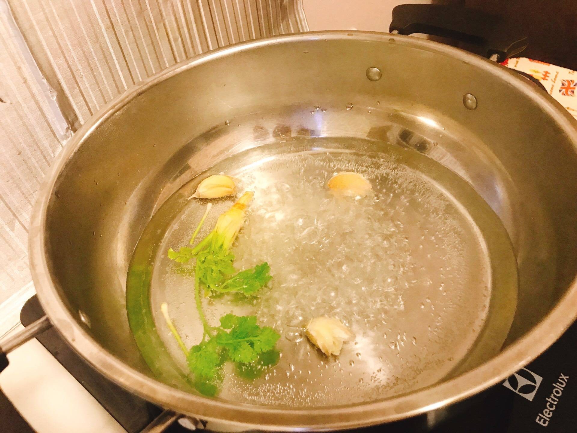 ไก่ต้มน้ำปลา