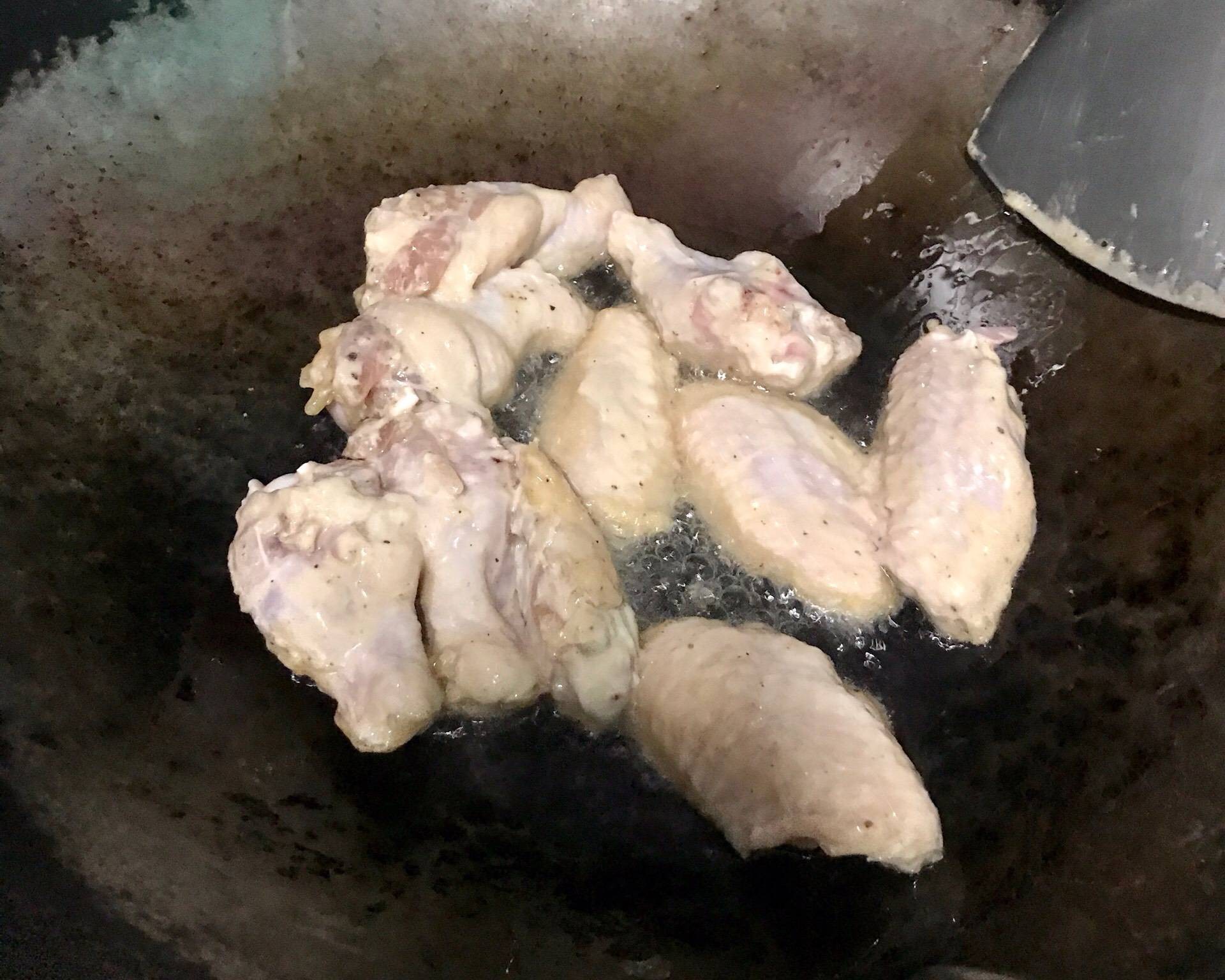 ปีกไก่ทอดหมักน้ำปลา