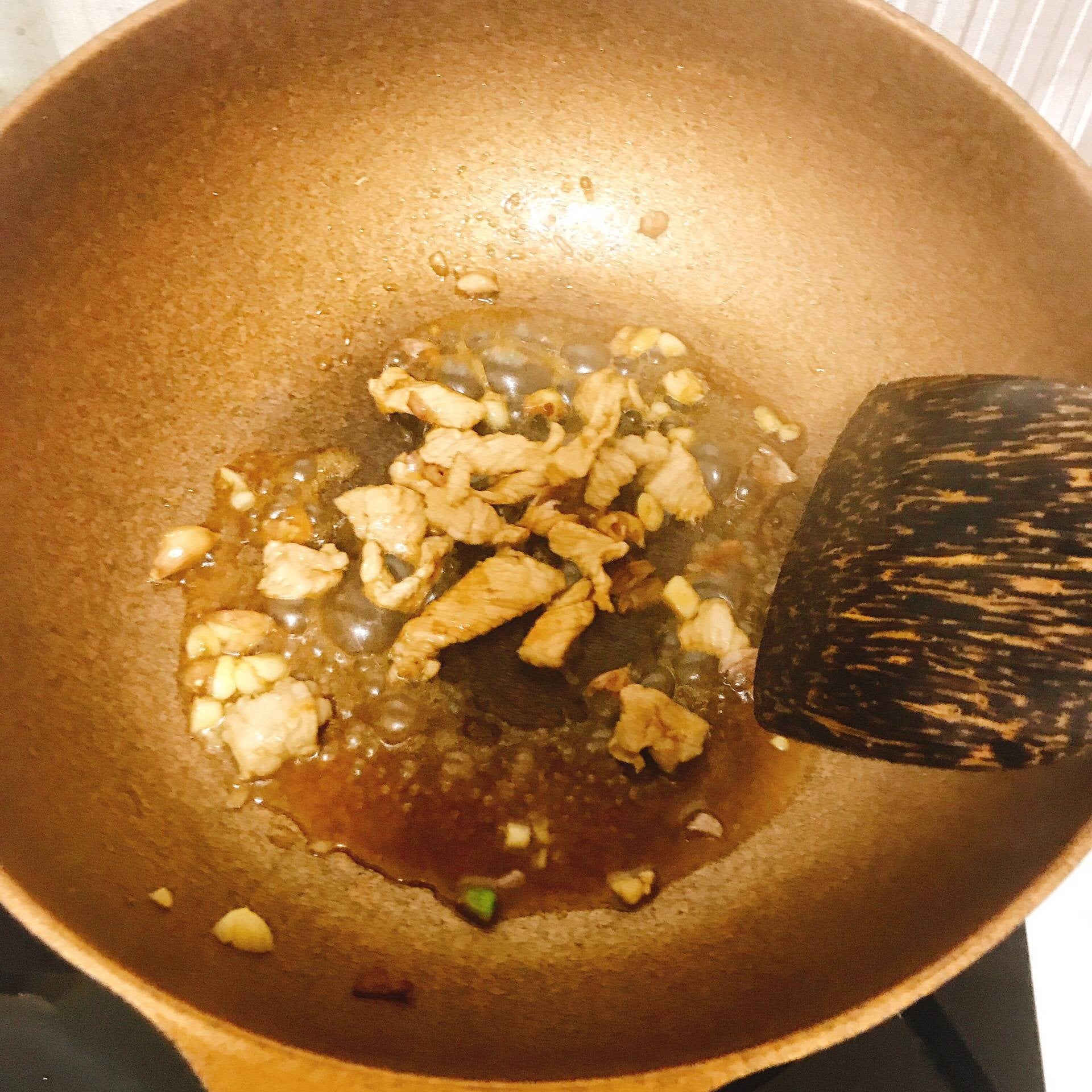 ดอกหอมผัดไข่