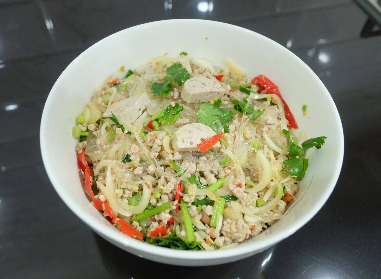ยำวุ้นเส้น