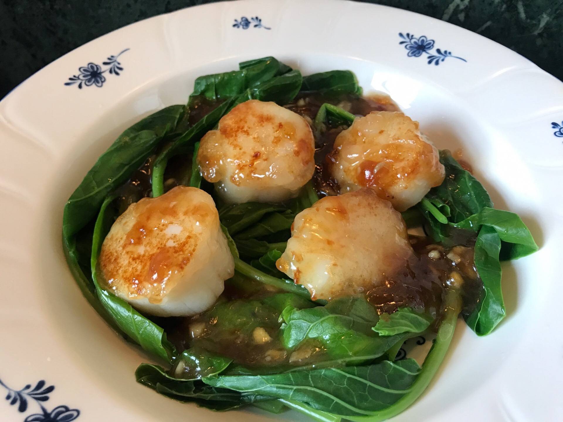 หอยเชลล์ผัดน้ำแดง 🇨🇳 Stir Fry Scallops in Ginger-oyster Sauce 🇭🇰 