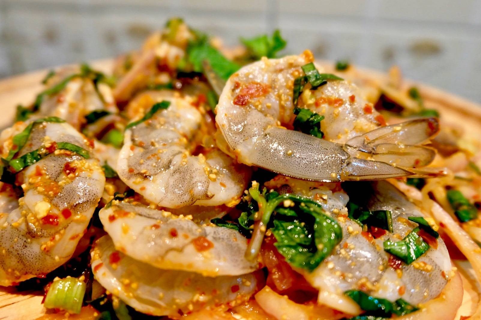 ลาบกุ้งสด