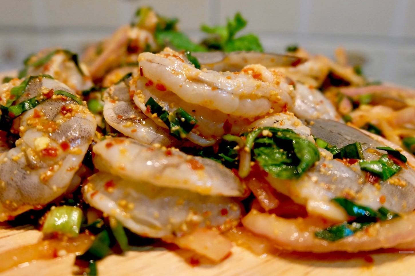 ลาบกุ้งสด