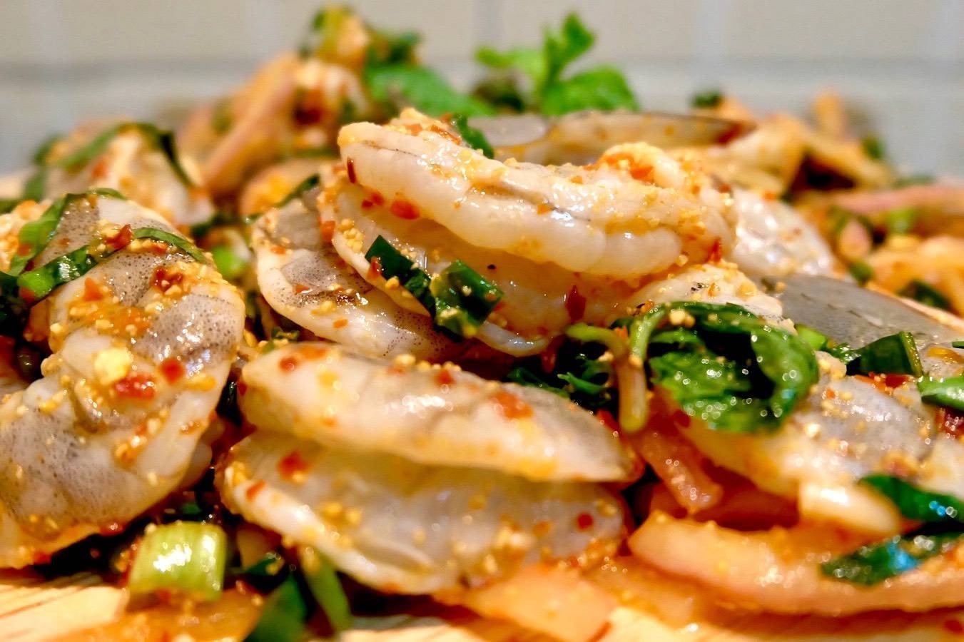 ลาบกุ้งสด