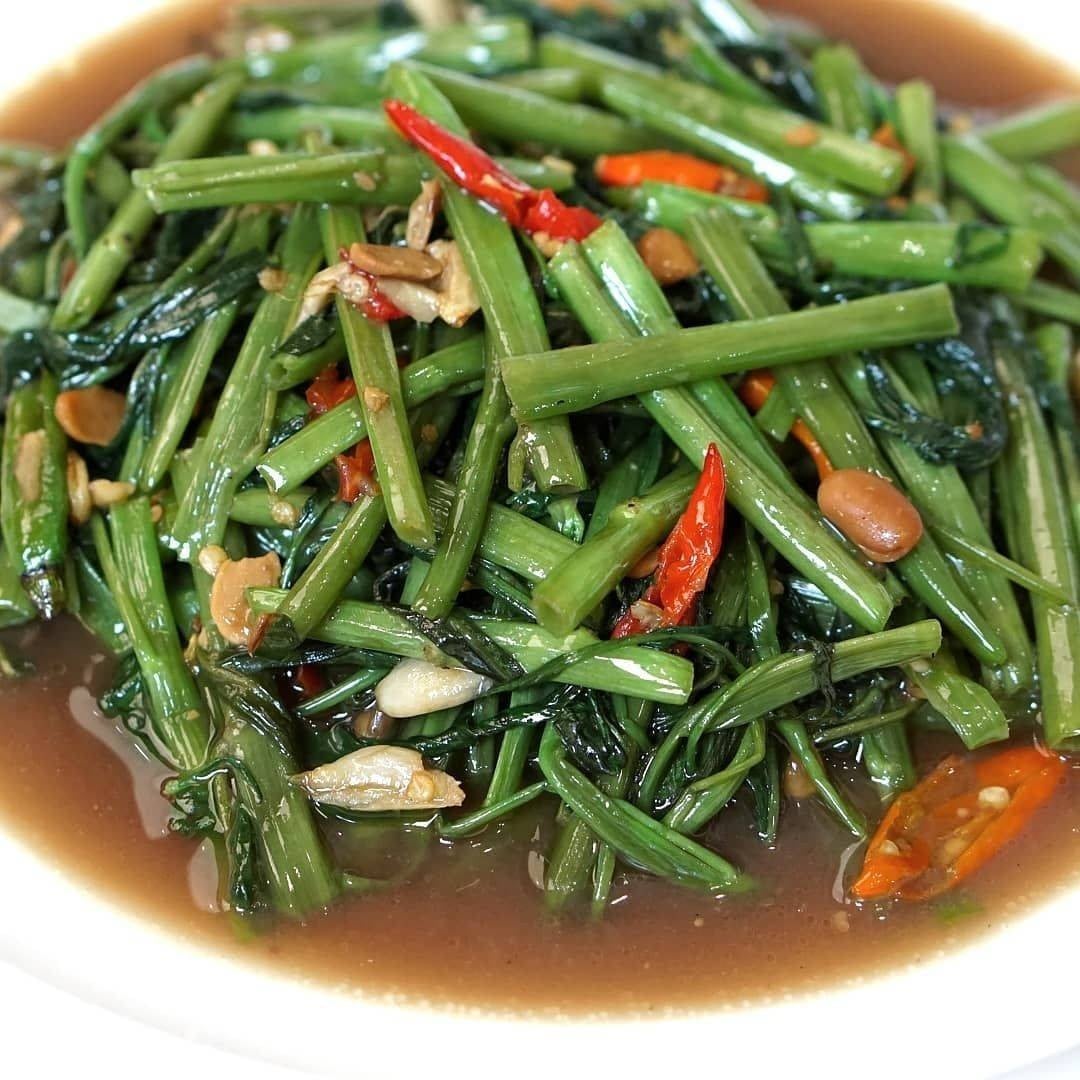 ผัดผักบุ้งบ้านๆ