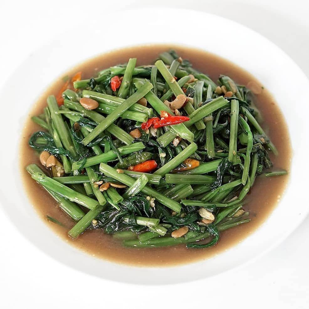 ผัดผักบุ้งบ้านๆ