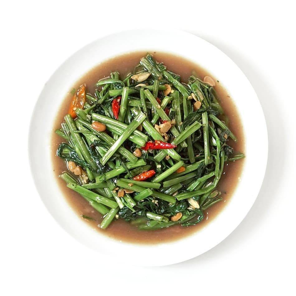 ผัดผักบุ้งบ้านๆ