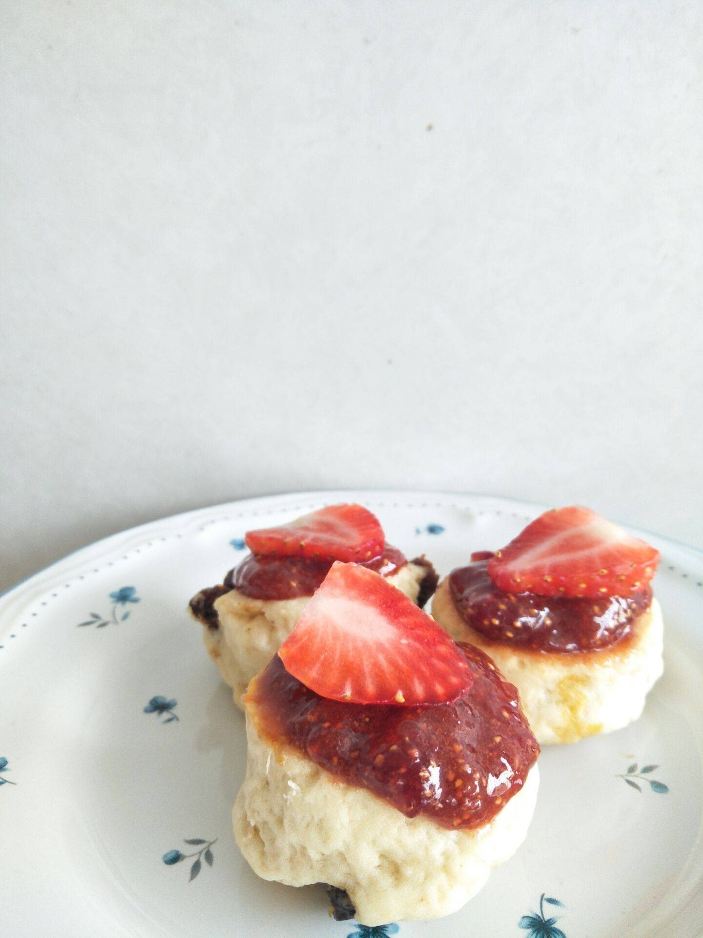 raisin scones