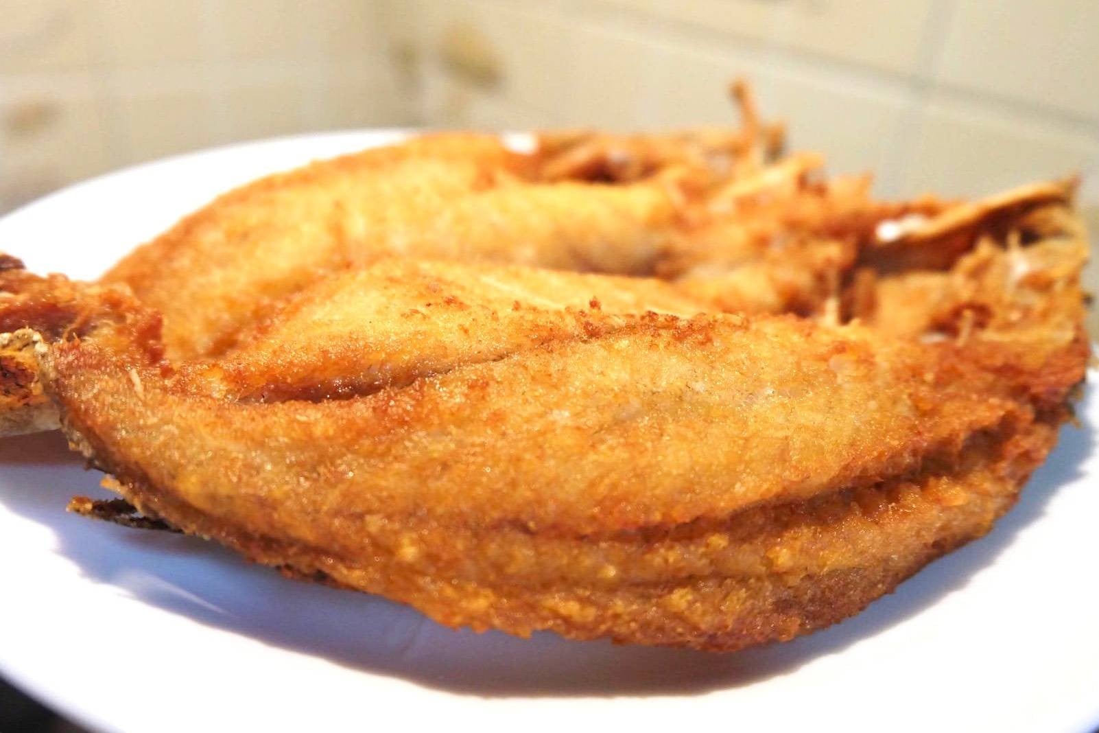 ปลากระพงทอดกรอบ