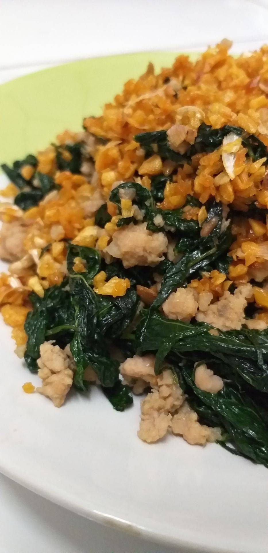 ผัดใบปอ แยกกระเทียม เพื่อสุขภาพ