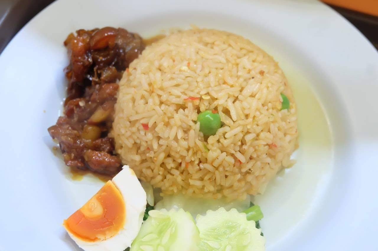 ข้าวผัดน้ำพริกลงเรือ