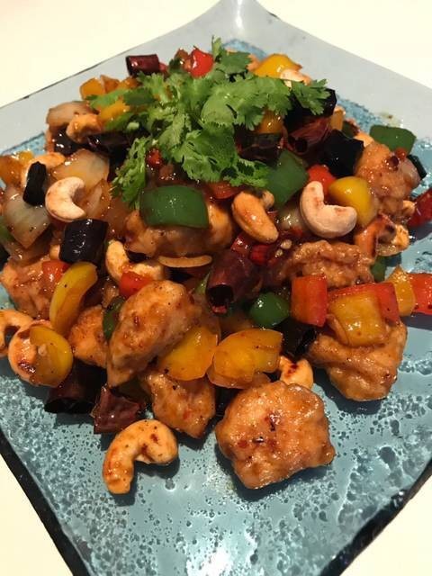 ไก่ผัดเม็ดมะม่วงหินมะพาน