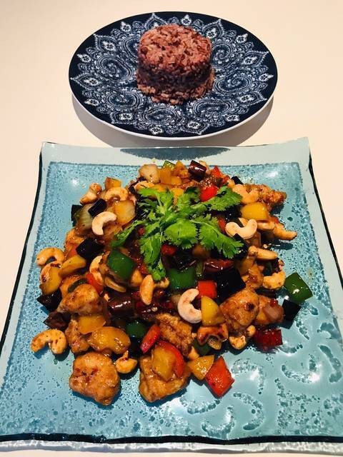 ไก่ผัดเม็ดมะม่วงหินมะพาน