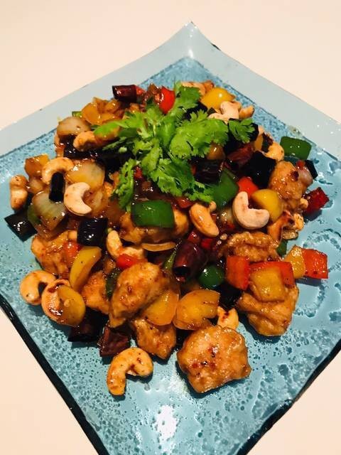 ไก่ผัดเม็ดมะม่วงหินมะพาน