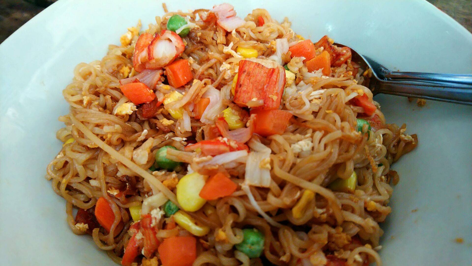 บะหมี่ผัดสามสี