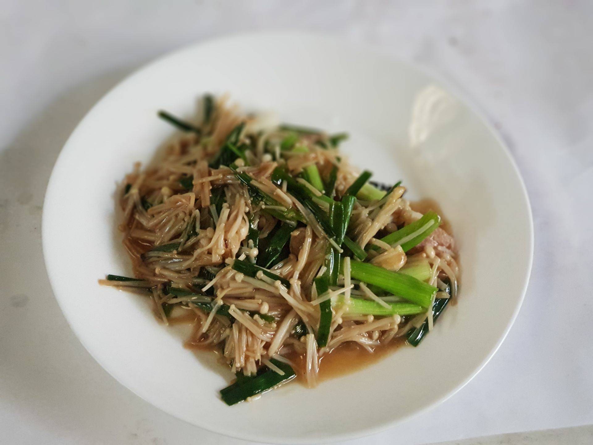 เห็ดเข็มทองผัดต้นหอม