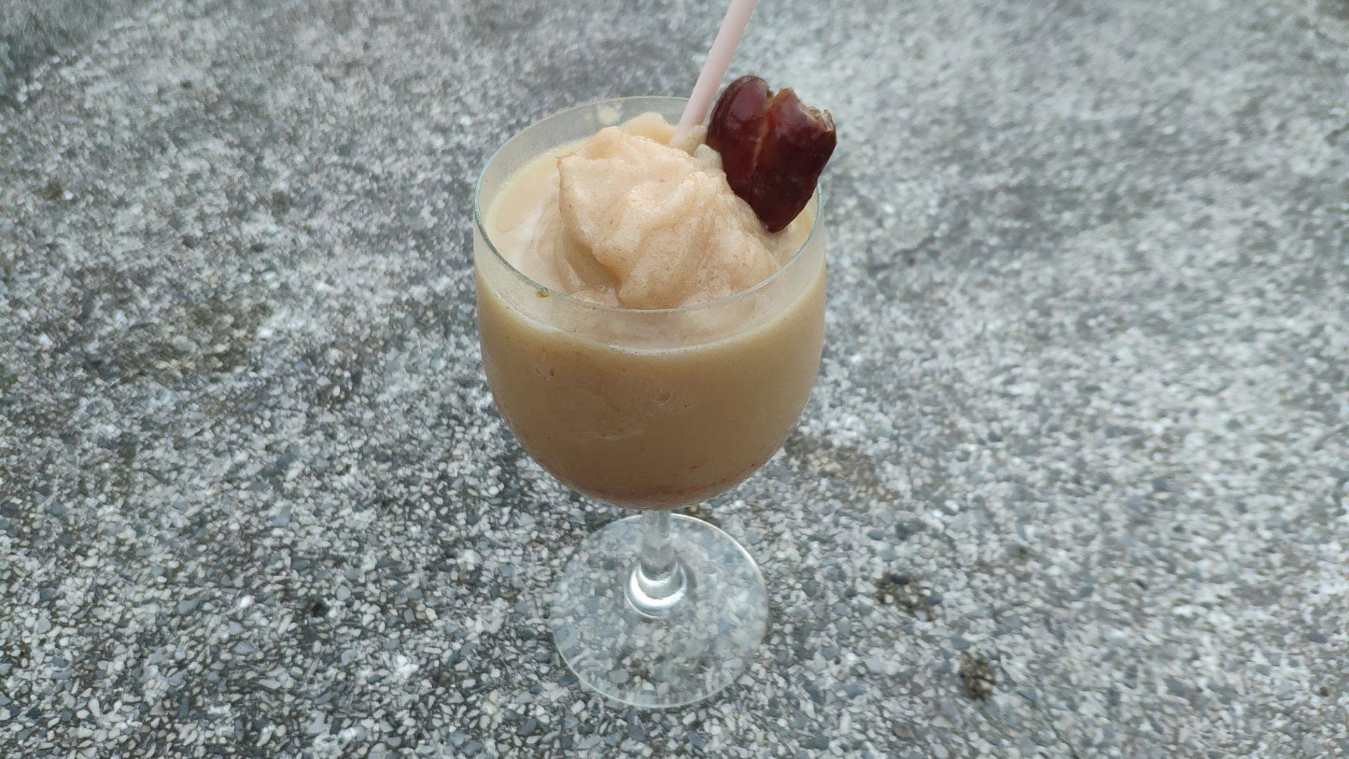 อินทผลัมปั่น (Date Palm Frappe)