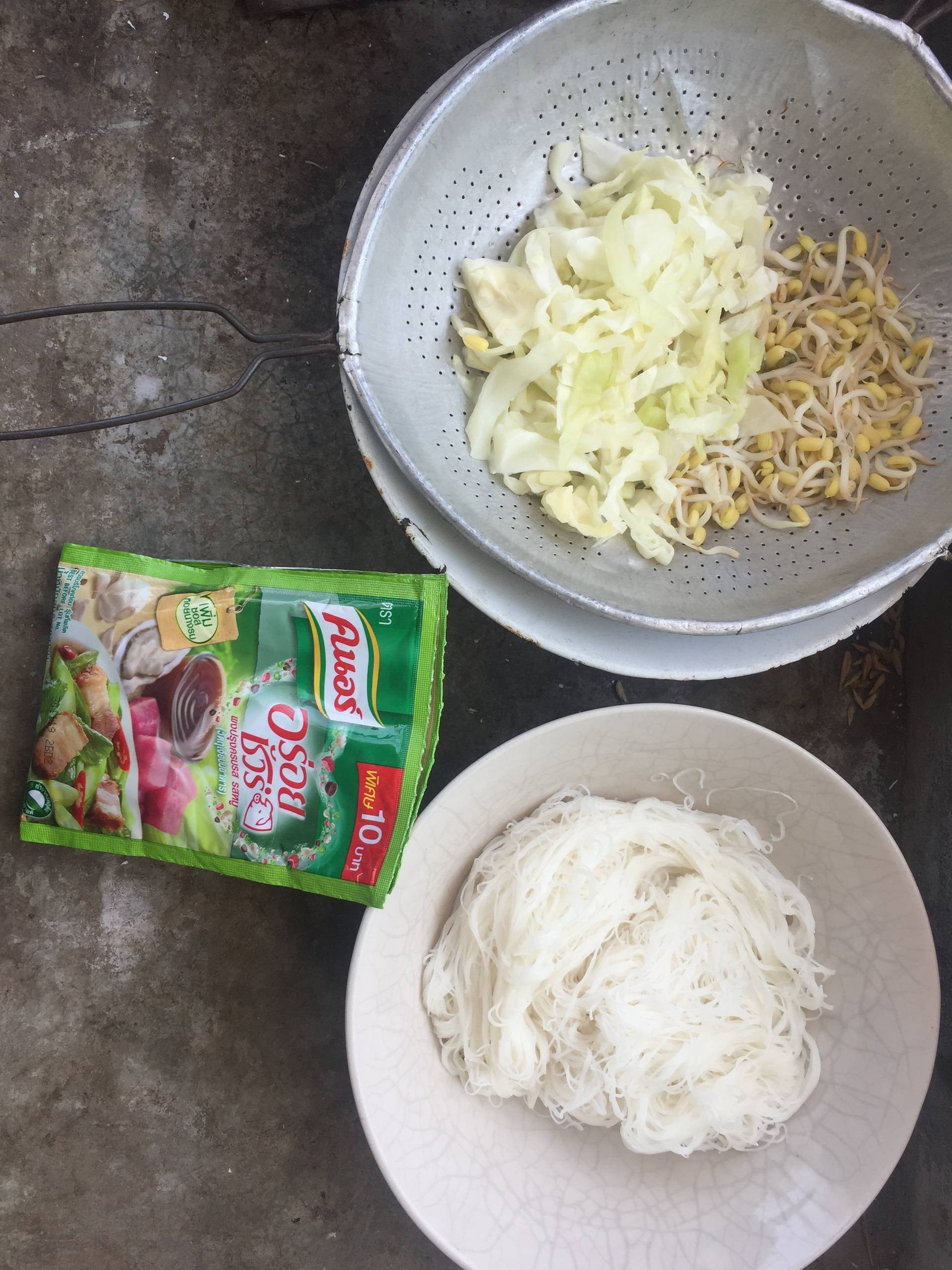 ก๋วยเตี๋ยวต้มยำหมูสับใส่ไข่(คนอร์)