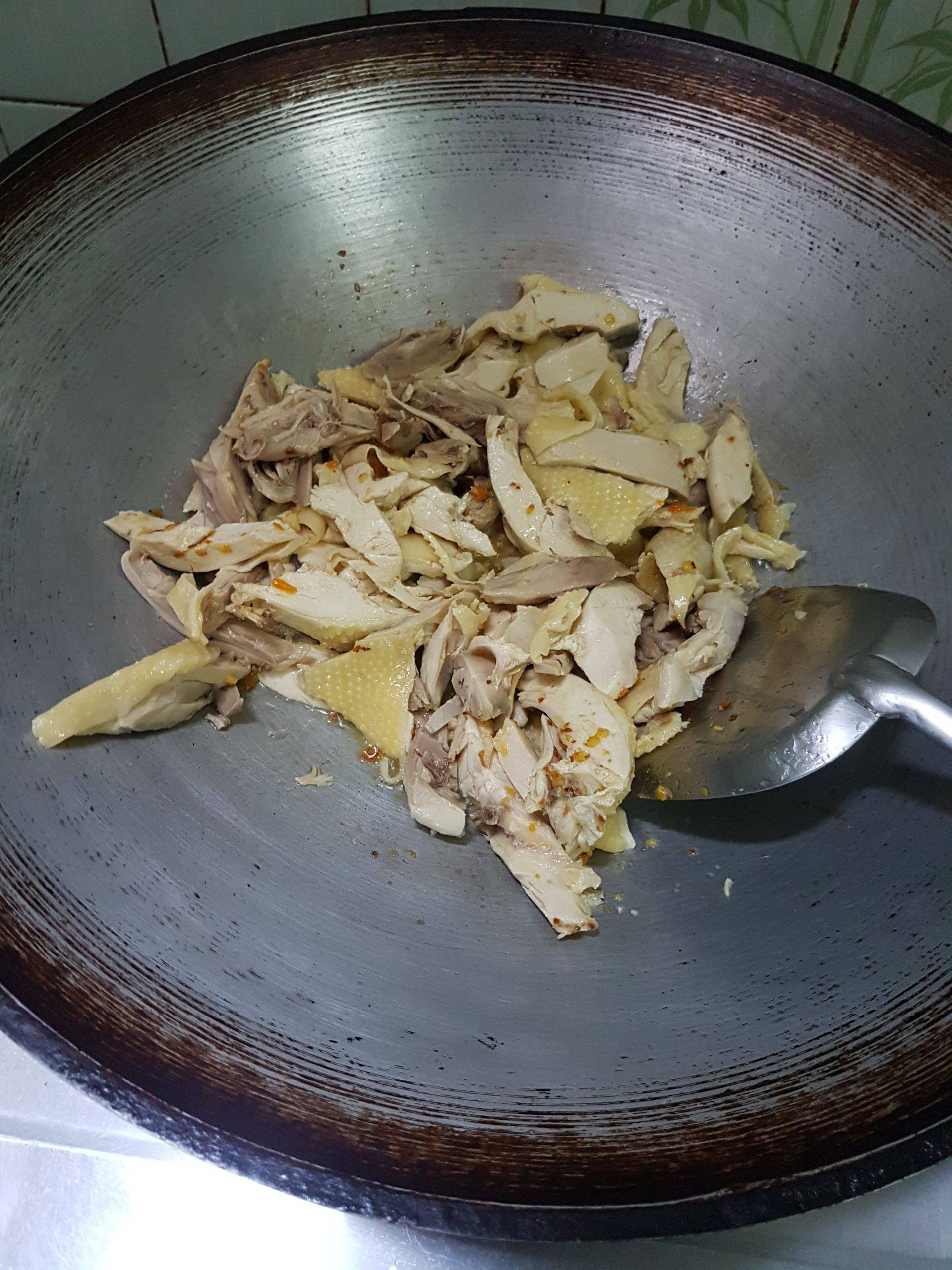 ไก่สองไฟผัดพริกเผา
