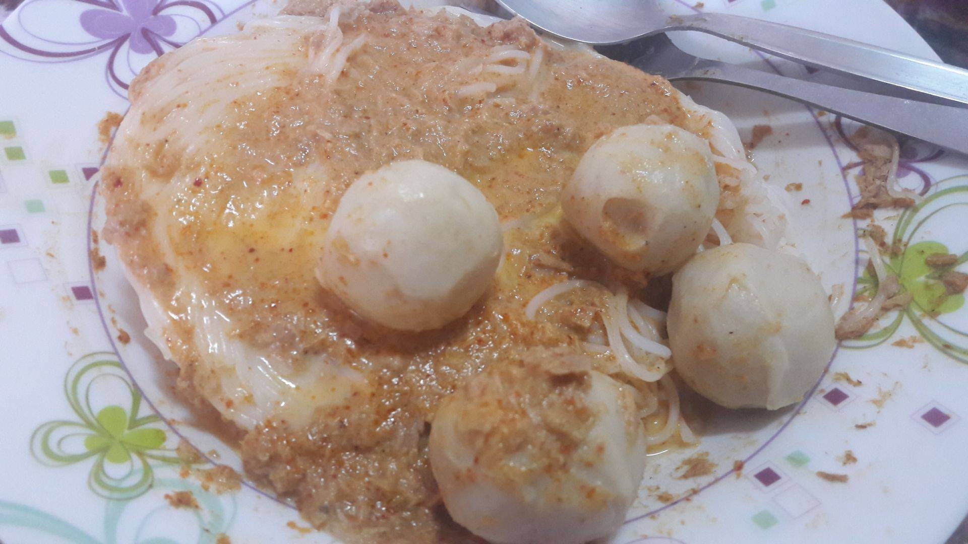 ขนมจีนน้ำยาปลาทูน่า