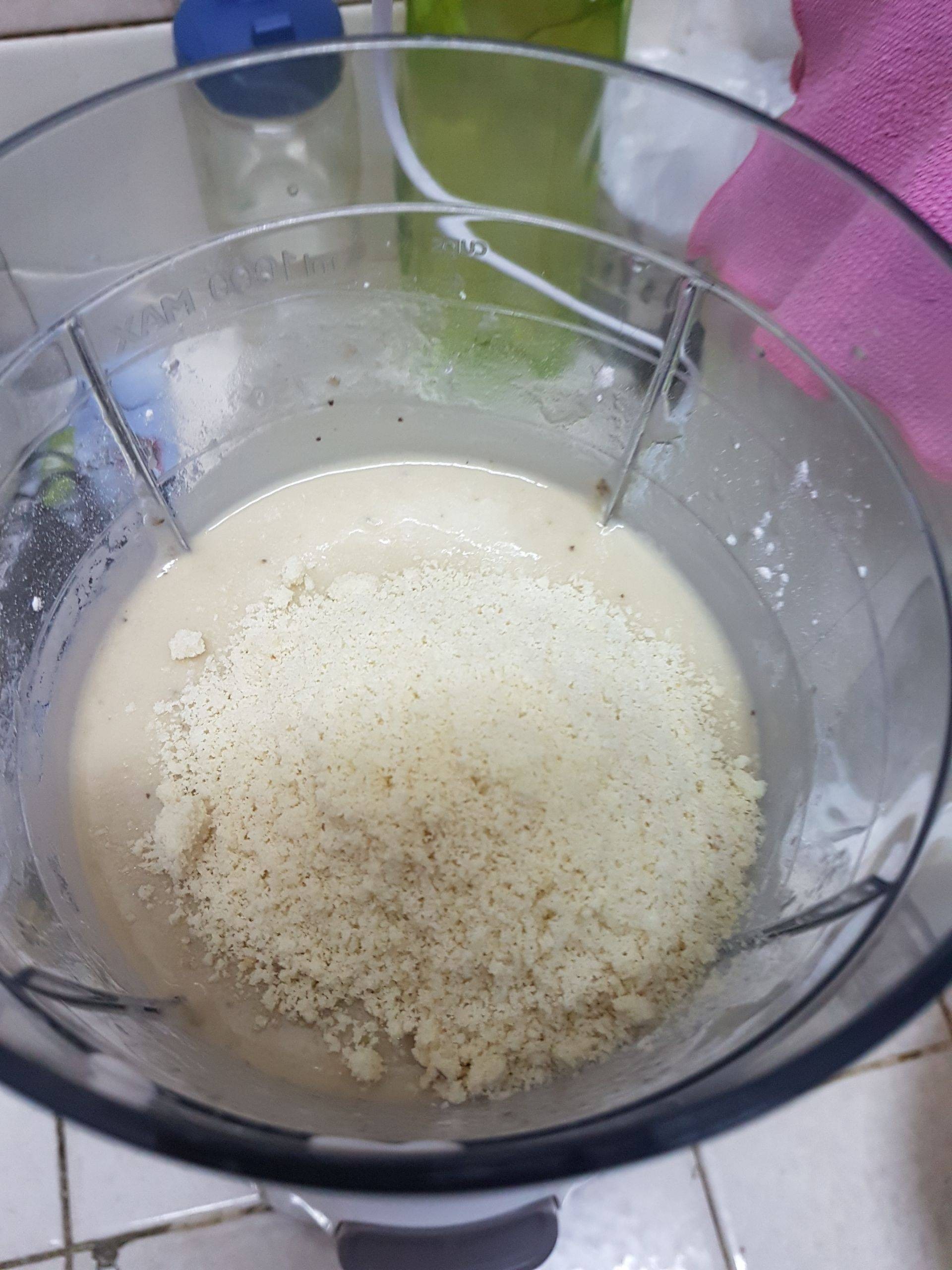 ขนมกล้วยจี่ม้วนอัลมอนด์หวานน้อย