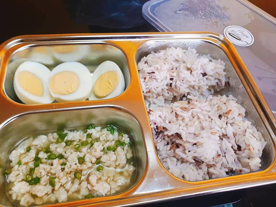 ข้าวยำไข่ต้ม (ฉบับกล่องข้าวสาวออฟฟิต)