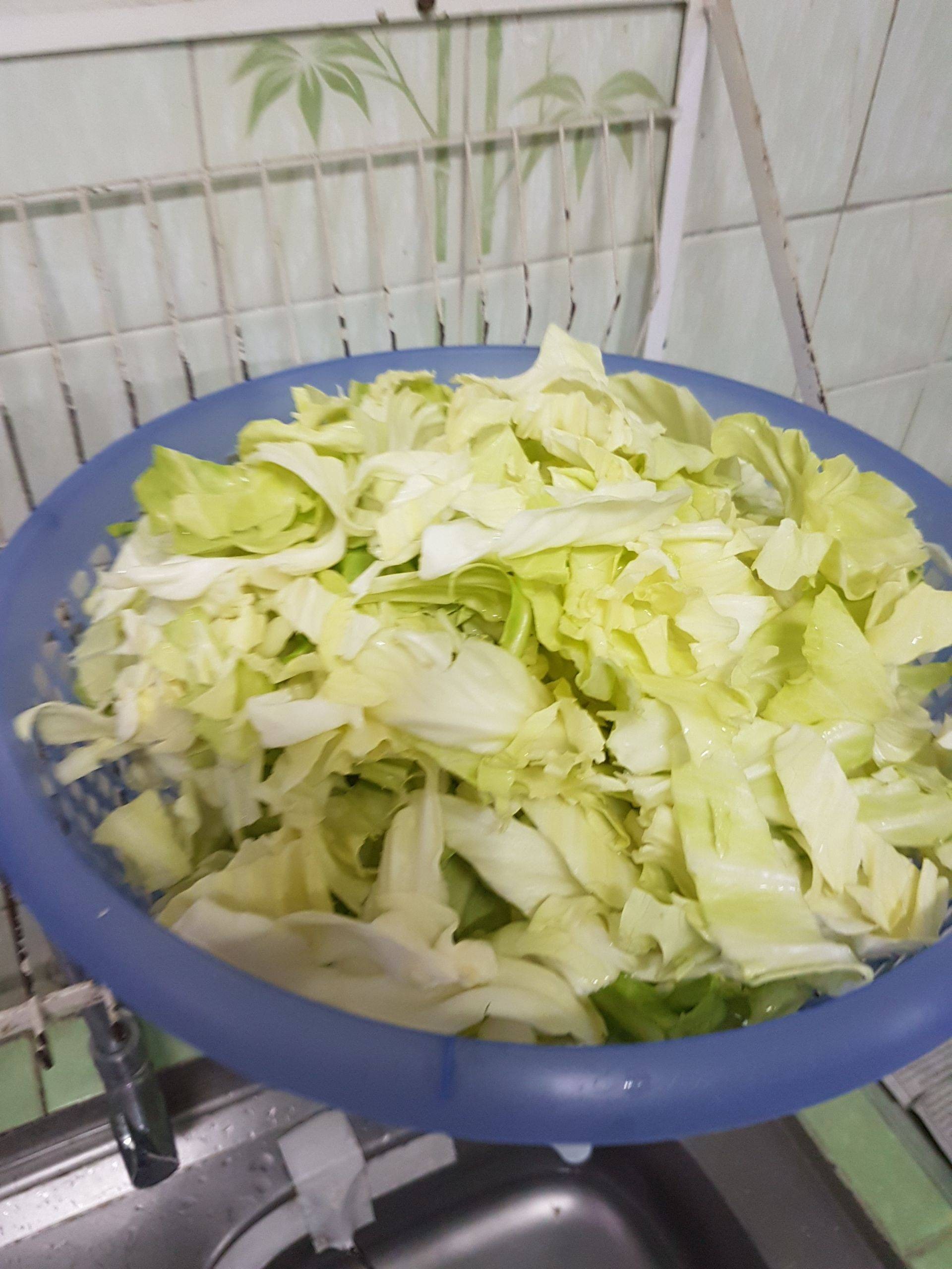 กะหล่ำปลีผัดไก่หัวไช้โป๊ว