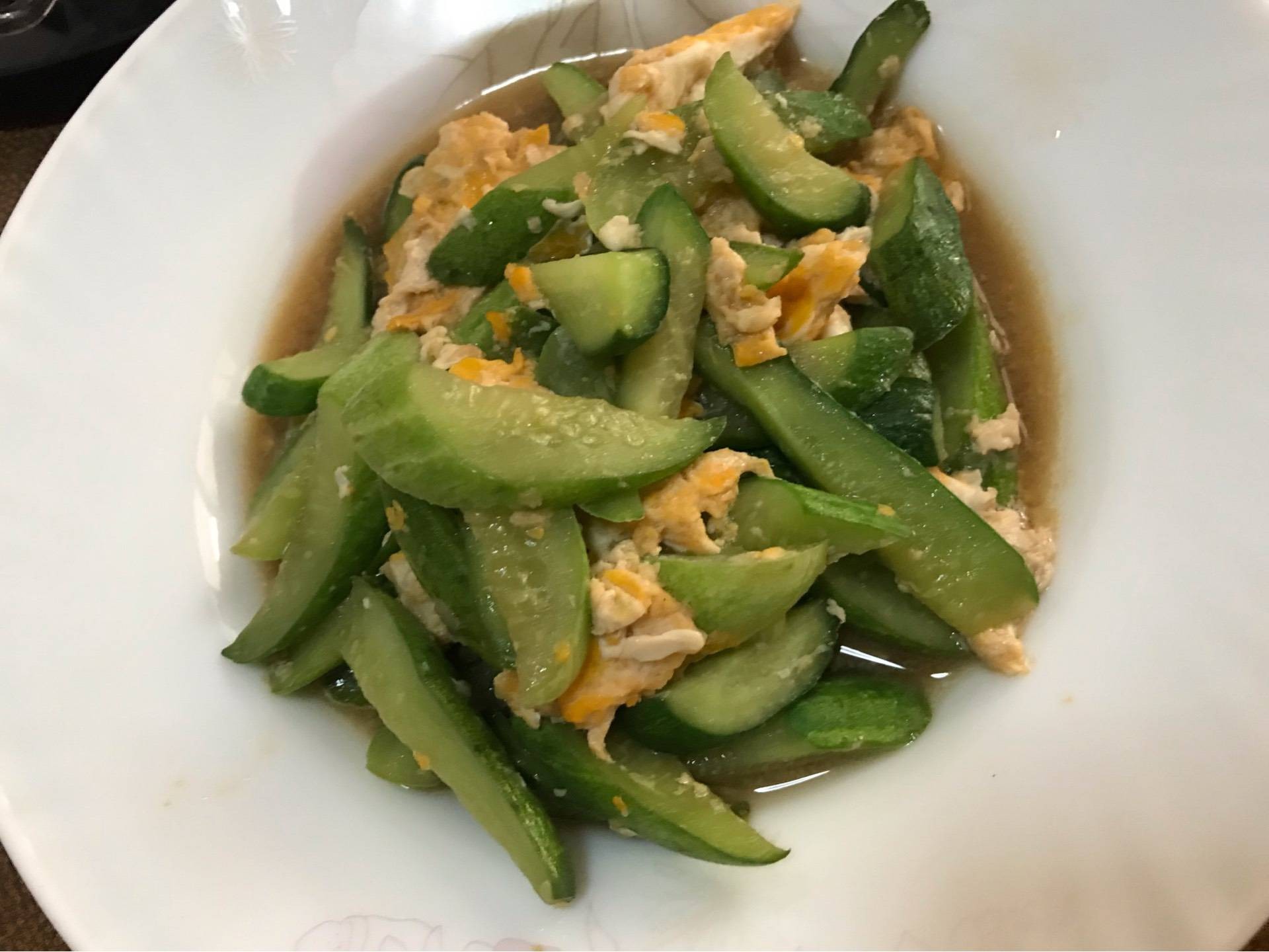 แตงกวาผัดไข่