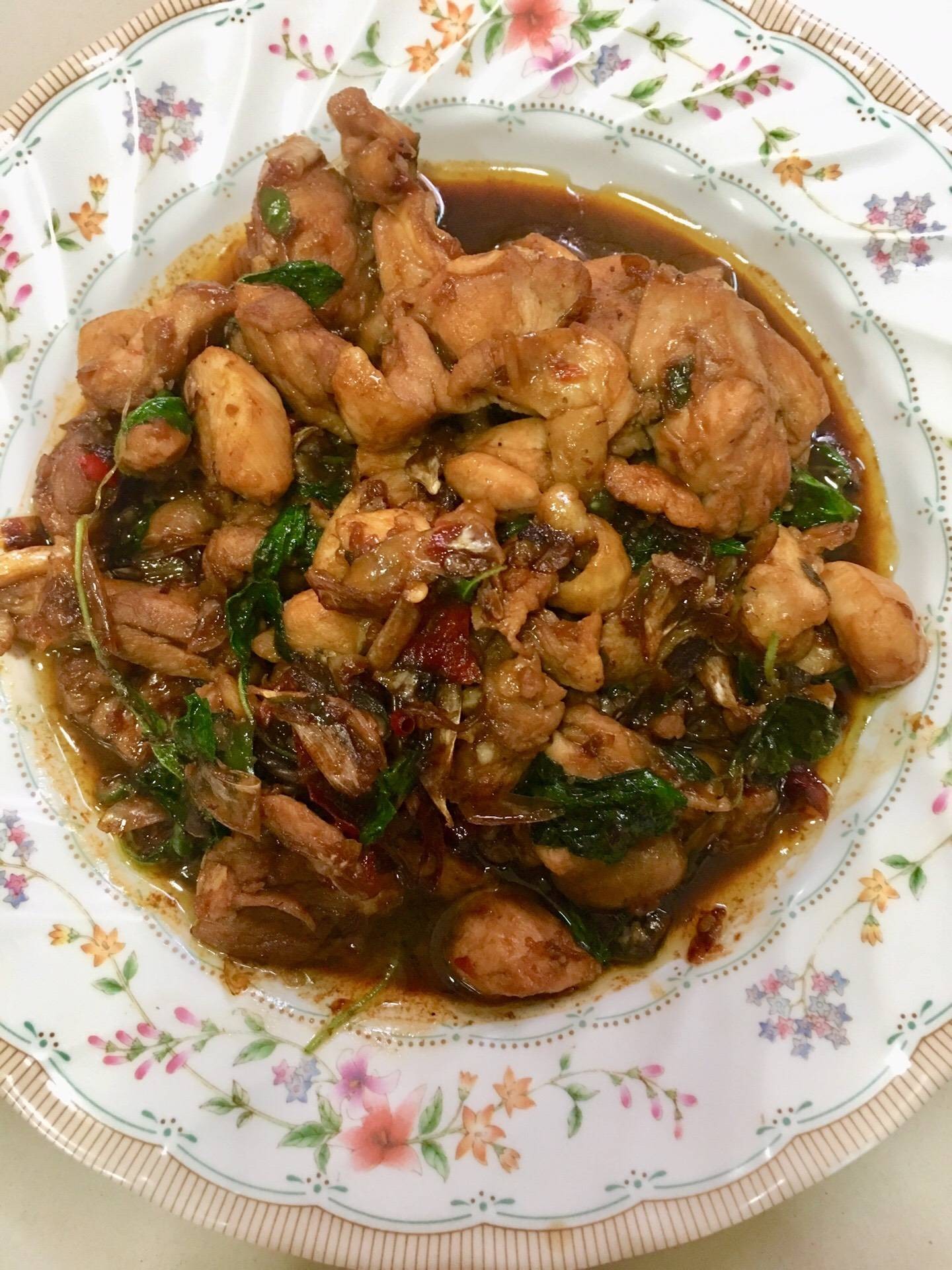 “ผัดกระเพราไก่"