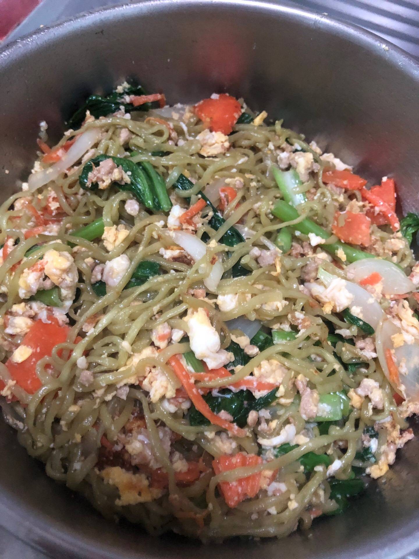 ผัดบะหมี่ใครกินก็หลง ร้ากกกก